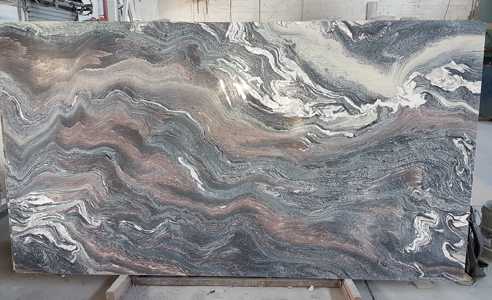 0025C CIPPOLINO ONDULATO 20mm 2850x1700